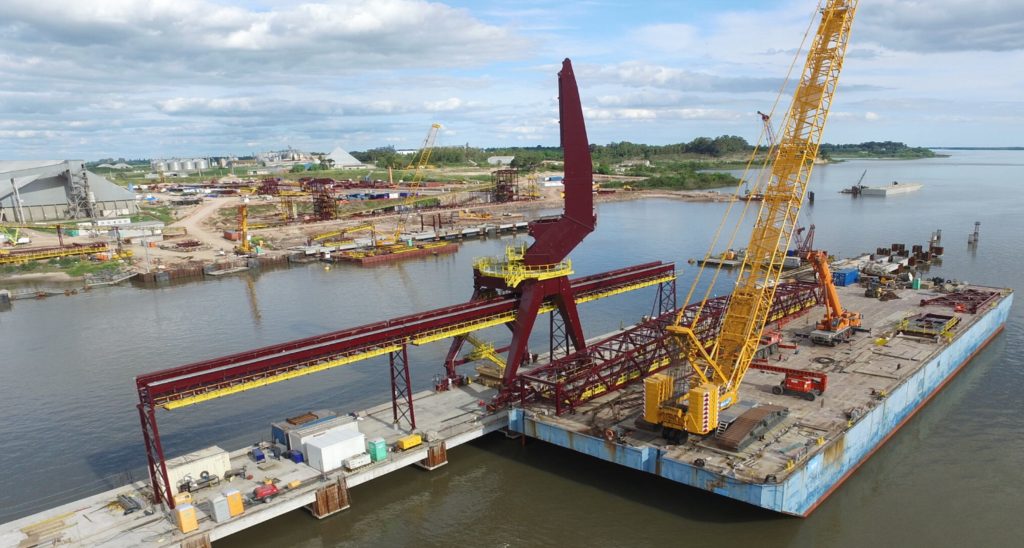 Terminal de mineral de hierro