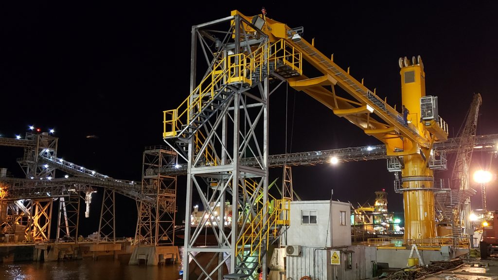 Grúa Muelle Corporación Navíos